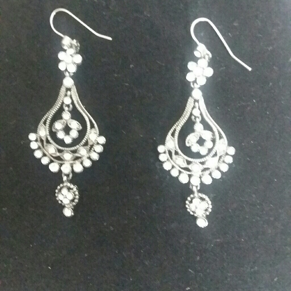 Earrings - Picture 2 of 3